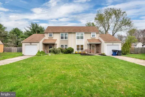 18 Fulmar Dr, Voorhees, NJ 08043