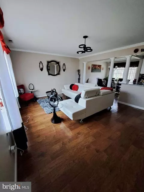 Living - 27 Covington Dr, Sicklerville, NJ 08081 photo 2 of 3