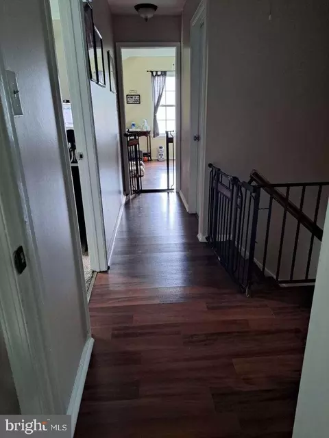 Entry Way - 27 Covington Dr, Sicklerville, NJ 08081 photo 2 of 3