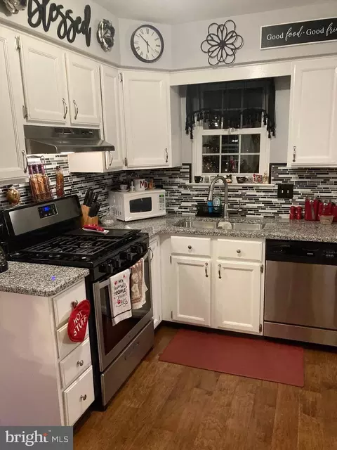 Kitchen - 27 Covington Dr, Sicklerville, NJ 08081 photo 1 of 3