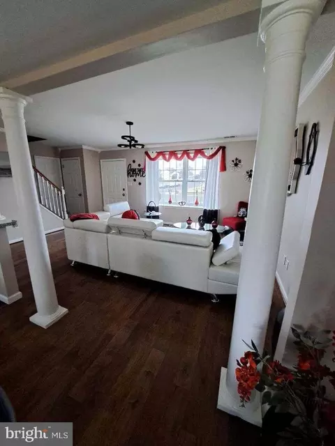 Living - 27 Covington Dr, Sicklerville, NJ 08081 photo 1 of 3