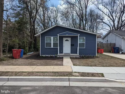 309 W Evergreen Ave, Somerdale, NJ 08083