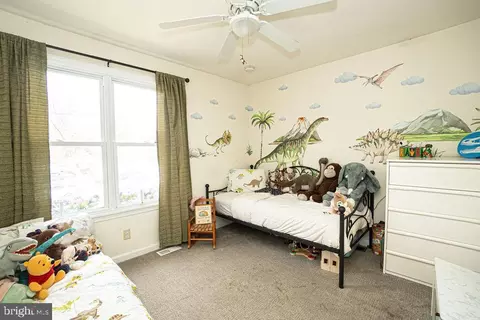 Bedroom - 44 E 4th Ave, Pine Hill, NJ 08021 photo 5 of 8
