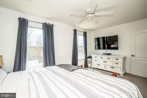 Bedroom - 44 E 4th Ave, Pine Hill, NJ 08021 photo 3 of 8