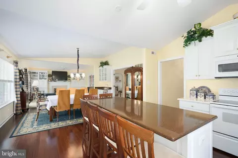 Dining - 624 Warwick Rd, Haddonfield, NJ 08033 photo 1 of 6