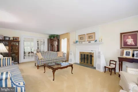 Living - 624 Warwick Rd, Haddonfield, NJ 08033 photo 2 of 3