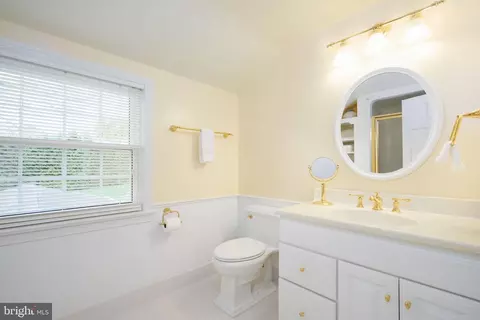 Bath - 624 Warwick Rd, Haddonfield, NJ 08033 photo 5 of 6