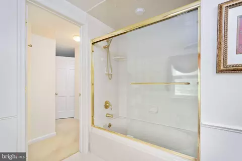 Bath - 624 Warwick Rd, Haddonfield, NJ 08033 photo 4 of 6