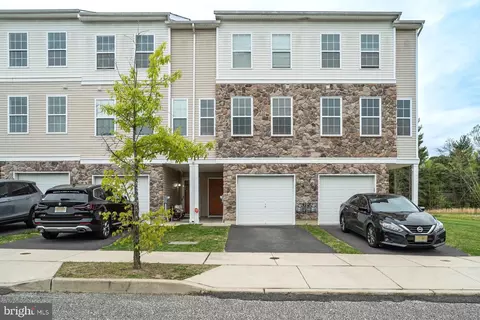 24 Rowand Way E, Clementon, NJ 08021