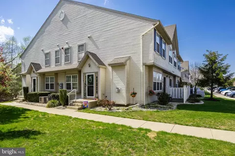 2301 Beacon Hill Dr, Sicklerville, NJ 08081