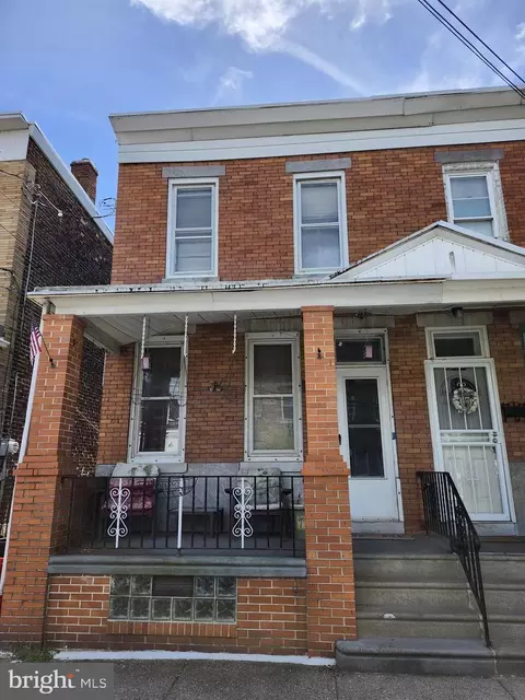 1034 Mechanic St, Camden, NJ 08104