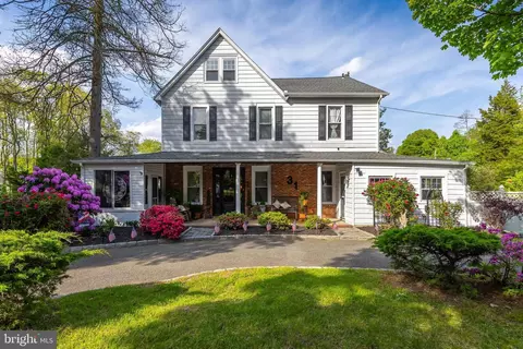 31 Gravers Ln, Blackwood, NJ 08012