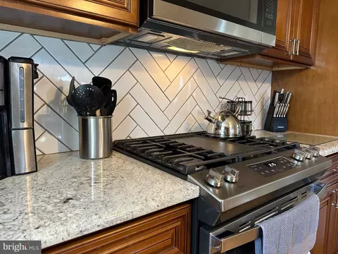 Kitchen - 648 Burt Rd, Runnemede, NJ 08078 photo 5 of 6