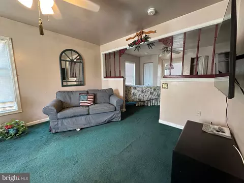 Living - 648 Burt Rd, Runnemede, NJ 08078 photo 4 of 5