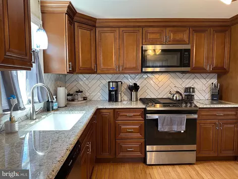 Kitchen - 648 Burt Rd, Runnemede, NJ 08078 photo 3 of 6
