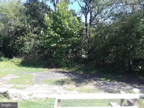 Exterior - 108 Stone Rd, Laurel Springs, NJ 08021 photo 2 of 6