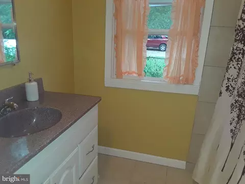 Bath - 108 Stone Rd, Laurel Springs, NJ 08021 photo 4 of 5