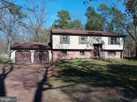 612 6th St, Atco, NJ 08004