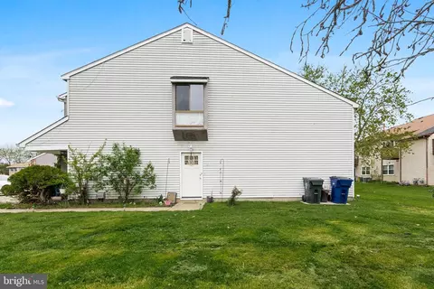 47 Buttonwood Rd, Voorhees, NJ 08043