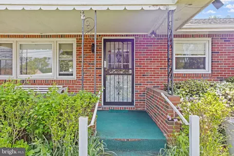 831 Derousse Ave, Pennsauken, NJ 08110