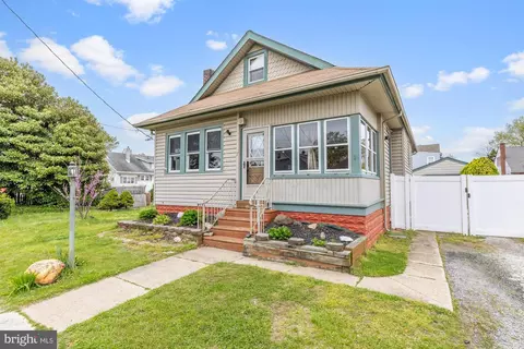 7 N Burdsall Ave, Gloucester City, NJ 08030
