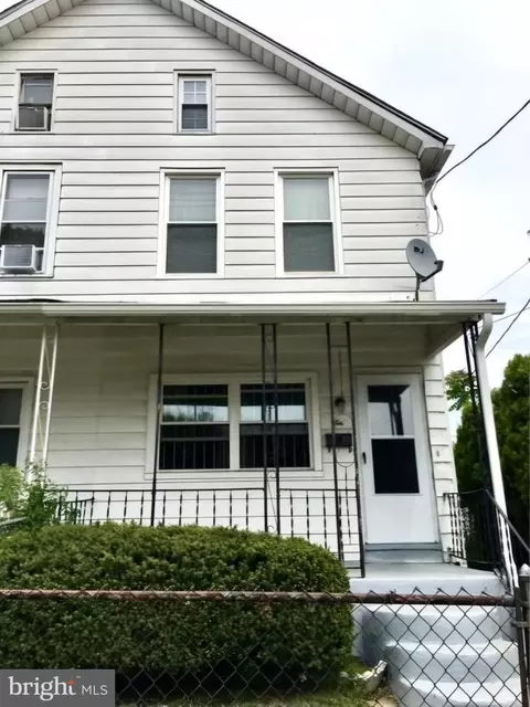 6 Church St, Camden, NJ 08105