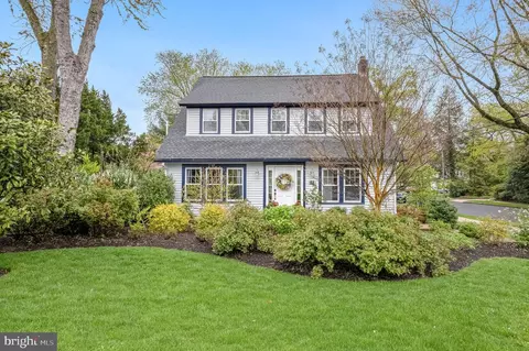 81 Chews Landing Rd, Haddonfield, NJ 08033