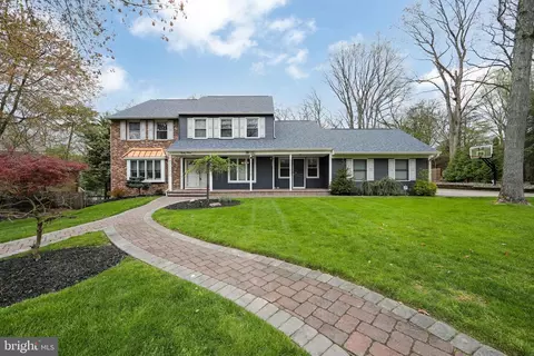 49 Holly Oak Dr, Voorhees, NJ 08043