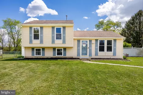 30 Drexel Gate Dr, Sicklerville, NJ 08081