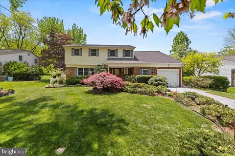 506 Morris Dr, Cherry Hill, NJ 08003