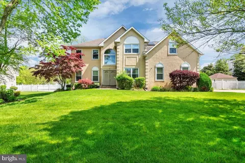 3 Tucker Ct, Clementon, NJ 08021