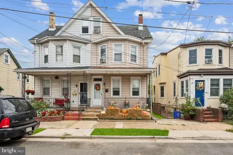 32 Champion Rd, Gloucester City, NJ 08030