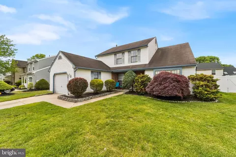 29 Stone Hollow Dr, Sicklerville, NJ 08081