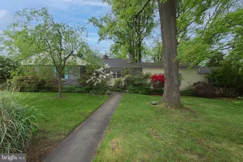 531 W Elma Ave, Laurel Springs, NJ 08021
