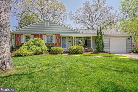 31 Aristone Dr, Berlin, NJ 08009