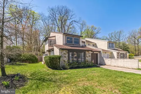 47 Peregrine Dr, Voorhees, NJ 08043