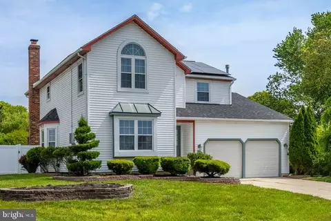 35 Orlando Dr, Sicklerville, NJ 08081
