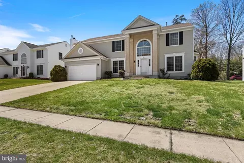 15 Blue Spruce Dr, Sicklerville, NJ 08081