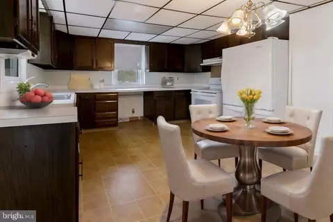 Kitchen - 552 Spring Rd, Hammonton, NJ 08037 photo 5 of 5