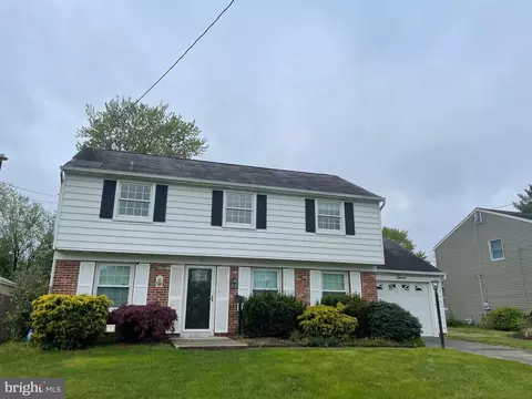 7 Hillside Rd, Stratford, NJ 08084