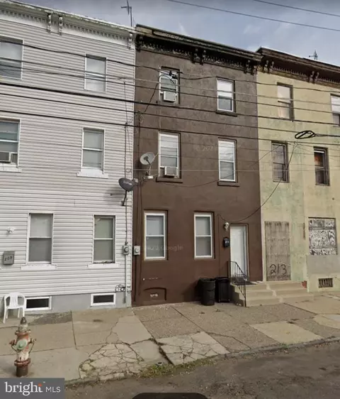 211 York St, Camden, NJ 08102
