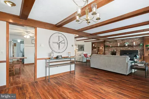 Entry Way - 1236 Wayne Rd, Haddonfield, NJ 08033 photo 2 of 5