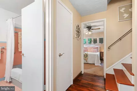 Entry Way - 1236 Wayne Rd, Haddonfield, NJ 08033 photo 3 of 5