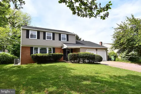 11 Orchid Ln, Cherry Hill, NJ 08002