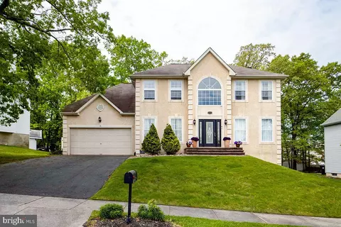 28 Crawford Dr, Sicklerville, NJ 08081