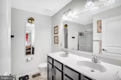 Bath - 31 Rowand Way E, Clementon, NJ 08021 photo 1 of 2
