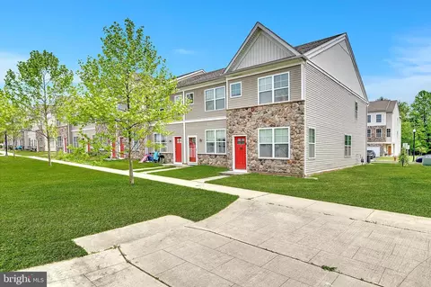 31 Rowand Way E, Clementon, NJ 08021