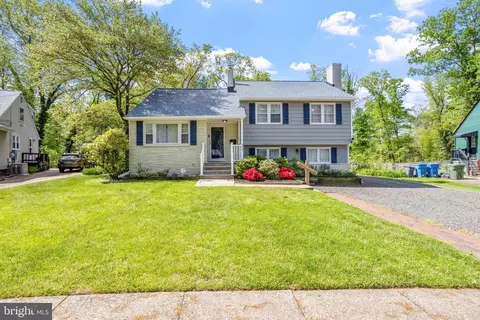 313 S Woodstock Dr, Cherry Hill, NJ 08034