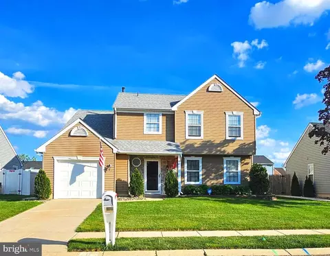 6 Chapel Cir, Sicklerville, NJ 08081