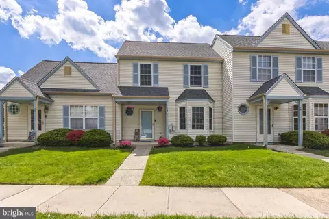 13 Knoll Dr, Blackwood, NJ 08012
